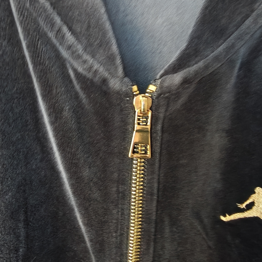 Nike Air Jordan Men's Black Soft Velour Black Full Zip Track Warm Up Jacket Gold - Picture 3 of 9